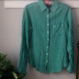Coupe Collection green & white button down shirt. 
99% cotton, 1% spandex
Sz M